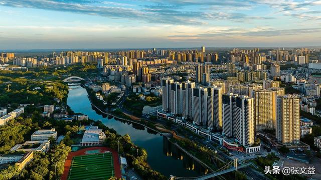 提起自贡，你想到什么？是井盐还是恐龙，其实都不是