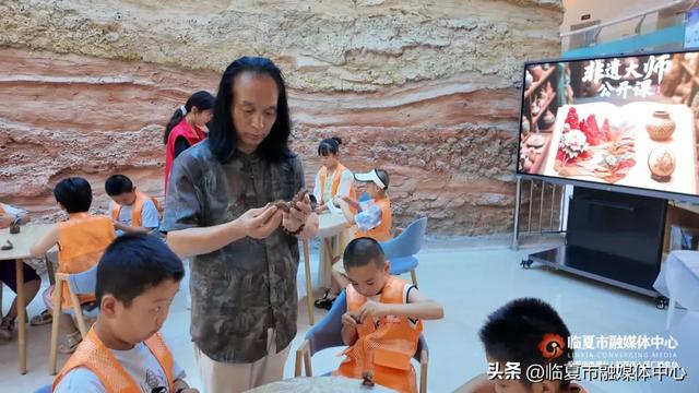 聆听·触摸·探索——临夏市文博暑期活动矩阵打造青少年“行走的课堂”