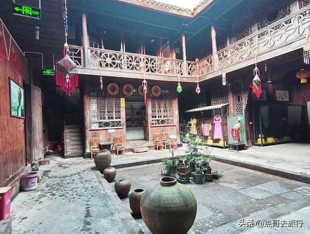 成都边陲小镇，被严重低估，古朴原始，每一个景点都让人惊叹！