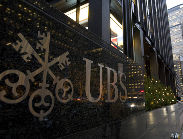 历史开了个玩笑！先倒下的不是乌克兰，而是百年中立的瑞士？