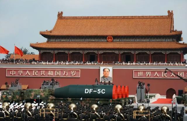 北京阅兵结束，普京说了17个字，日本作出保证，绝不重蹈战争覆辙