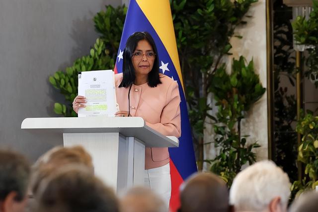 中美达成默契共识，委内瑞拉要交给关键人物？马杜罗后手让人为难