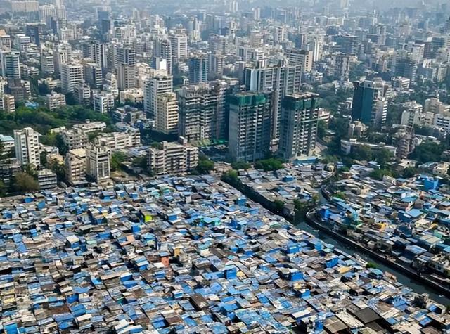 穷得吃垃圾、吃虫维生，富得请菲佣！菲律宾凭啥成全球奇景？