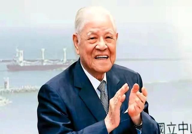 特朗普对赖清德下死命令！大陆四字预言结局，国防部发统一最强音