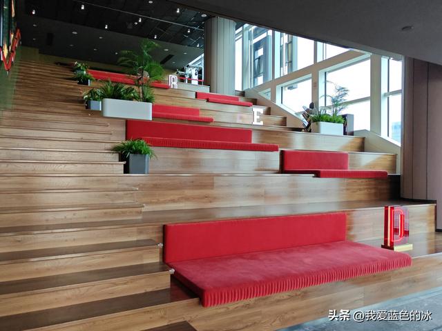 在广州入住这家酒店寻找“RED”，想起了大家来找茬游戏