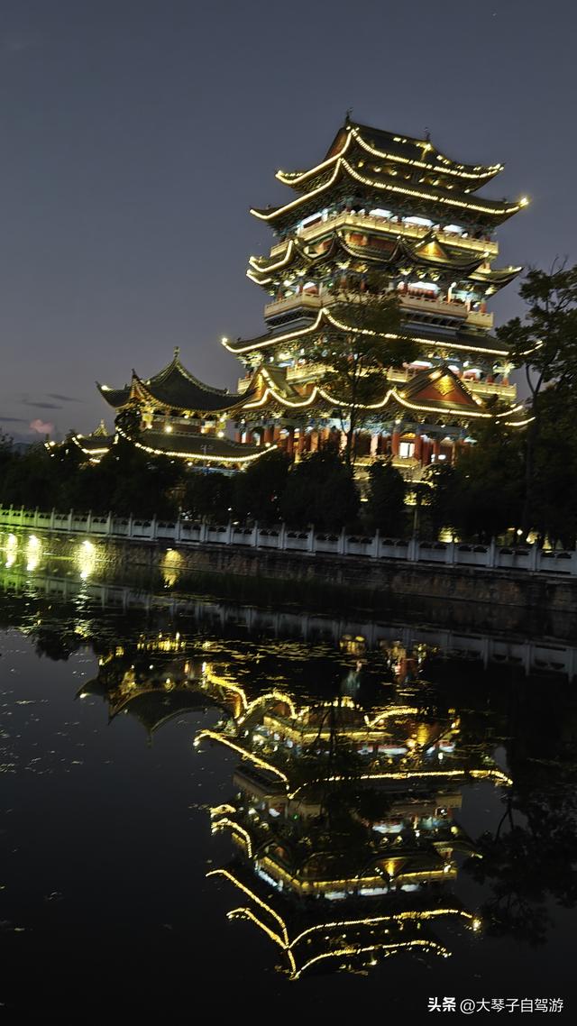 别把“没能力”当通透：人生这场自驾，要的是会选、会过、会暖