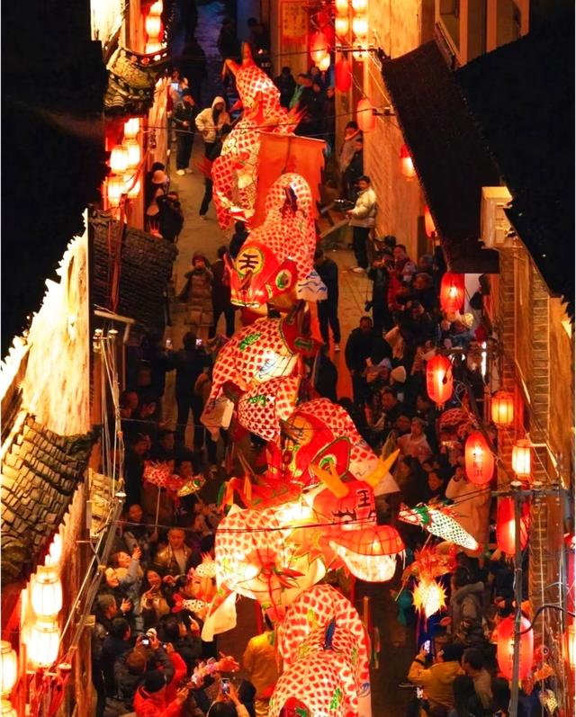 安徽深山藏了600年的“鱼灯”，一夜游进辛弃疾的词里，美哭全网