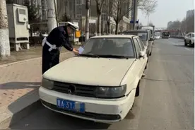 集装箱“变身”两轮车？清理！图片