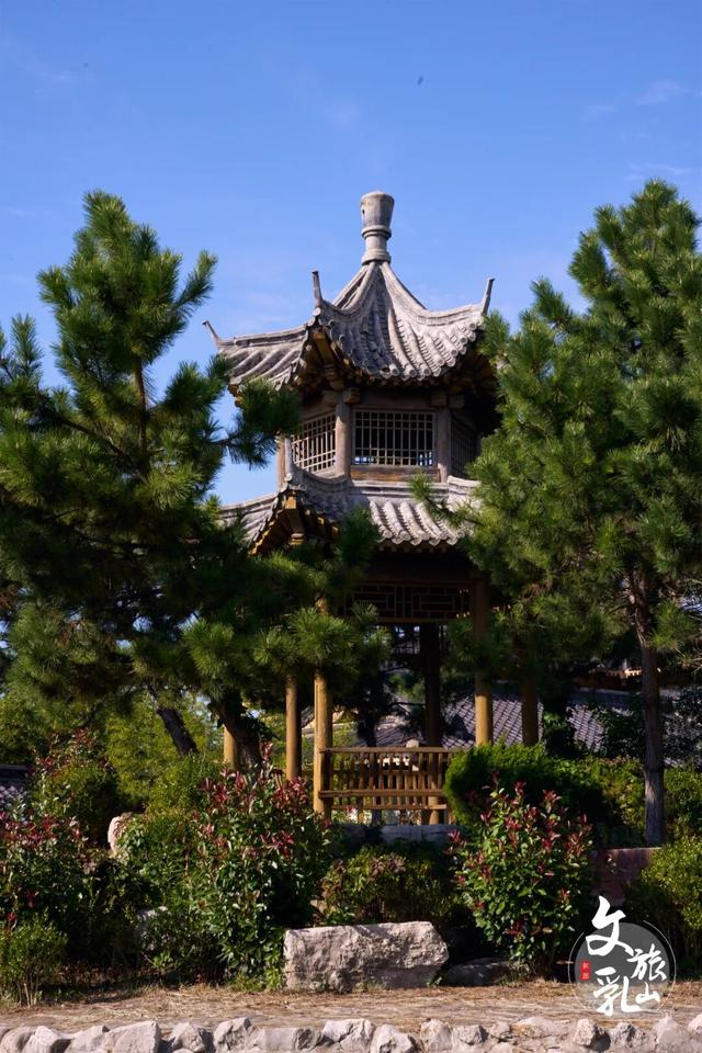 这条「五彩斑斓」的赏秋路线，把秋天都打包给你了！