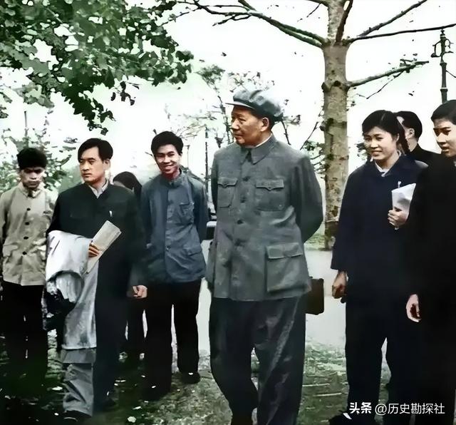 毛主席的机要秘书谢静宜有多美？长相清纯可爱，当过北京市委书记