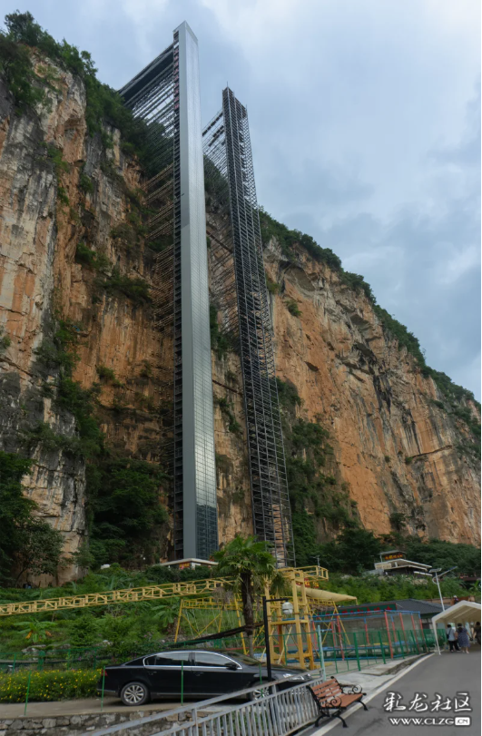 在尼珠河与山水私语。