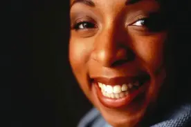 非洲女性除了牙齿很白外，还有一个部位也很白你知道吗？图片