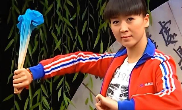 闫学晶道歉不到24小时，担心的一幕还是发生了，舆论反扑更加猛烈