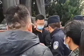 上百消费者定制“欧派”衣柜，遭遇专卖店突然关门要货退款难，律师：商家不履行合同义务应依法担责图片