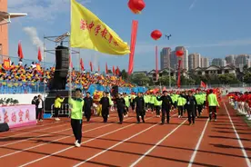 燃梦青春！潞城区首届中小学生运动会开幕图片