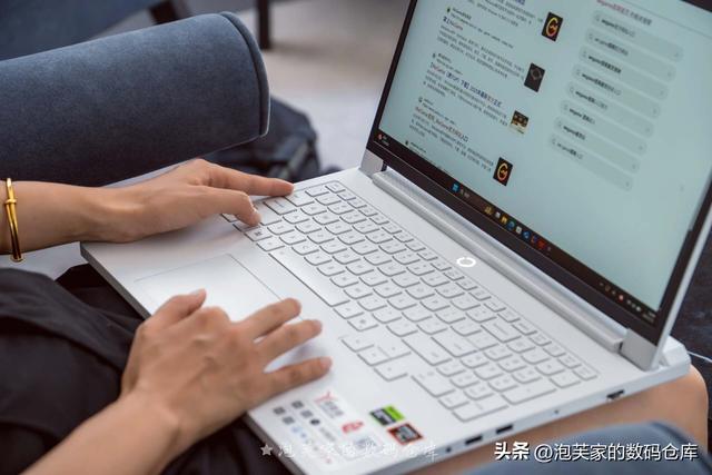 5070还是60？拯救者R9000P 8945HX+5070深度体验 白色性能再加50%