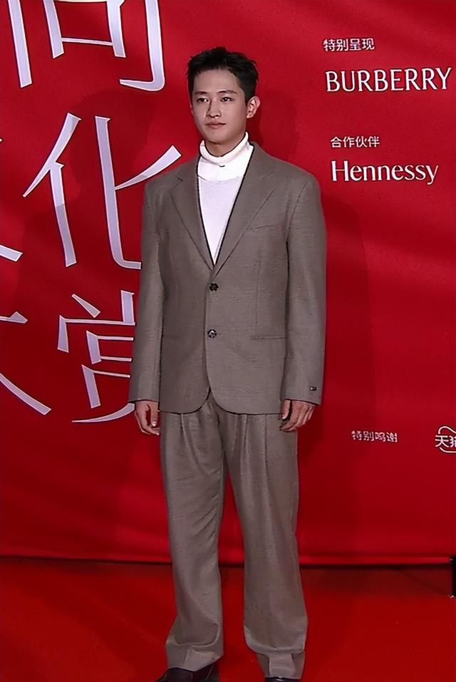 北京这晚：刘涛面相变了，倪妮风情万种，高叶堪称熟女界的天花板