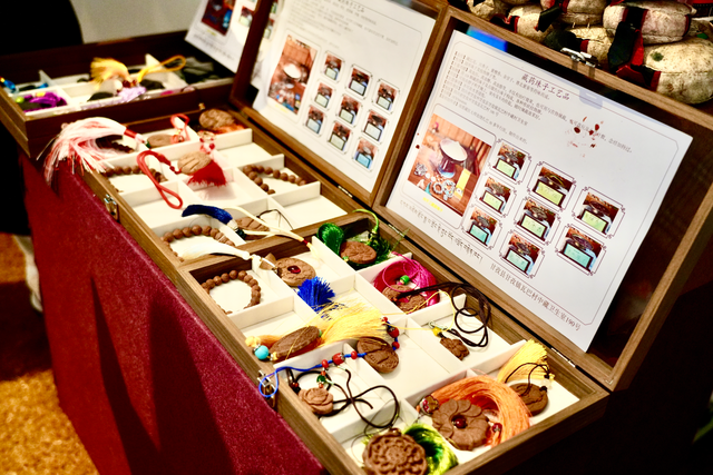 视觉丨千里赴约话“甜”意 甘孜非遗好物受热捧