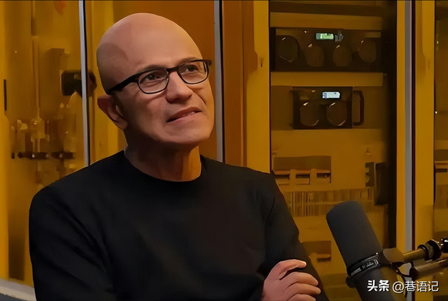 告别烧钱竞赛：微软双轨模型策略深耕AI基建生态