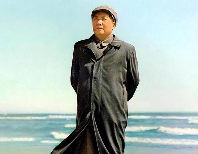 1954年，贺敏学前往中南海做客，毛主席一高兴，亲自打破一个常规