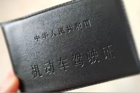 公安部：摩托车一证通办，准驾年龄放宽，5个新变化，惠及车主图片