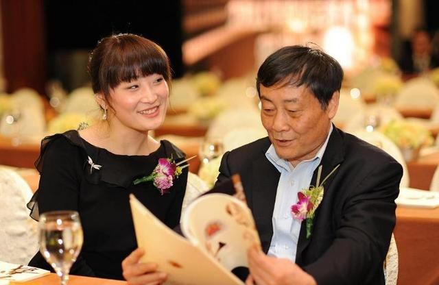 大瓜！宗庆后竟有6个私生子，4个生母身份曝光，宗馥莉曾绝食抗议