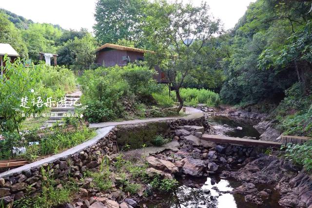 浙江宁波这处风景隐藏在山岙里，堪比桃源秘境，成为周末休闲胜地