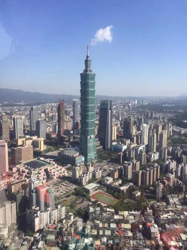 特朗普终于回应了，想一句话就镇住场子	，解放军离登岛只差一步！