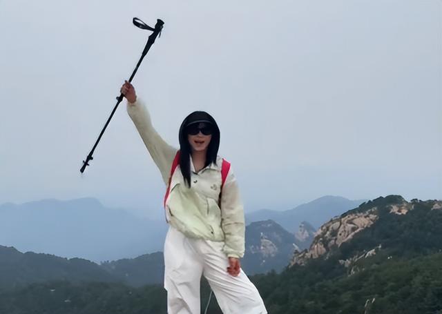 门票打折车票降价，国庆8天假，为啥旅游的年轻人却一年比一年少
