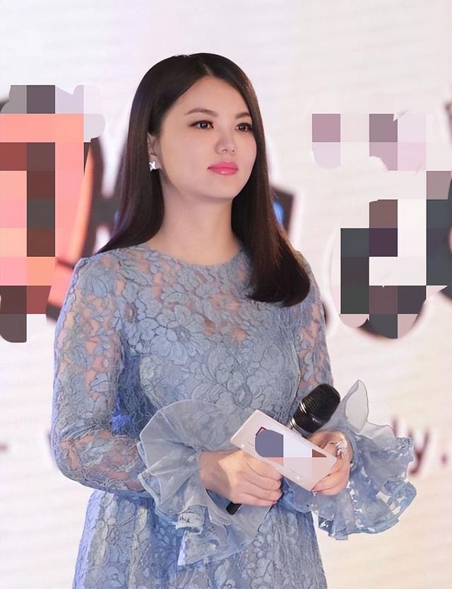 李湘风波再发酵！家境被扒底朝天，父母身份曝光，原来何炅没说错