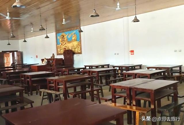 成都被严重低估的寺庙，大殿华丽庄重，让人吃惊不小，公交可直达
