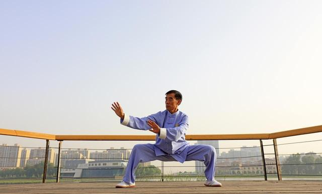 练太极总觉得“沉、僵、慢”？1句话，帮你找到“轻灵活”的关键