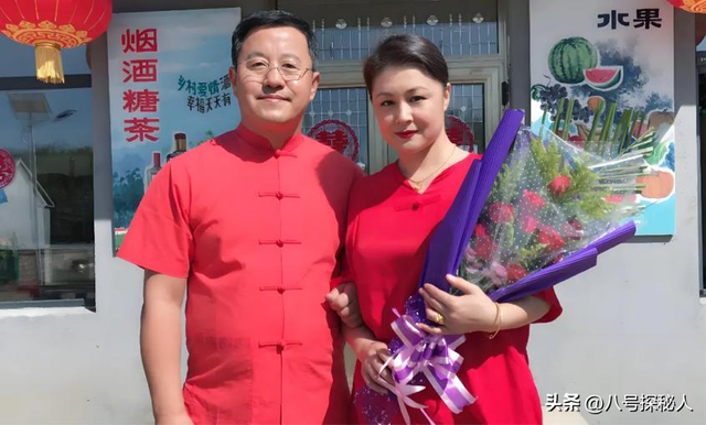 不听赵本山劝告，离婚再娶“女儿闺蜜”，王长贵向同龄岳父母拜年