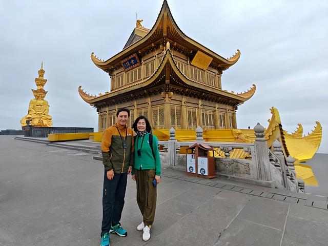 四川旅游：三到两佛山曲折纪行（图）