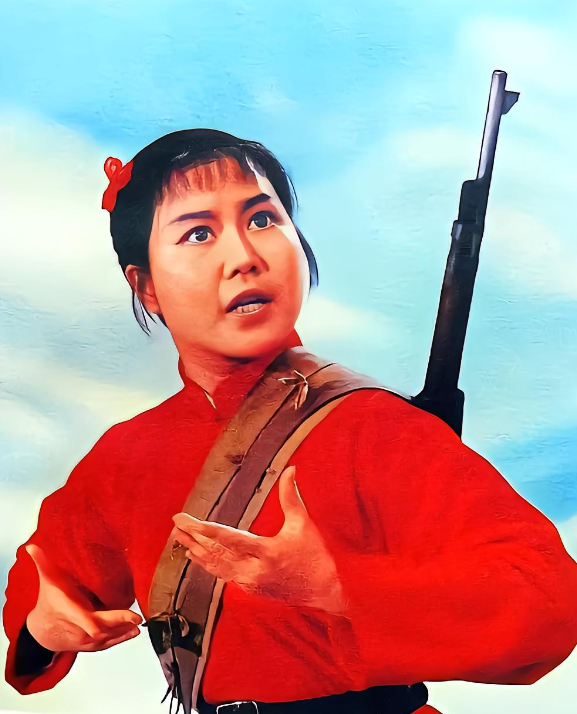 吃里爬外，永不回国？她带领30名演员选择留美，如今年过花甲归来