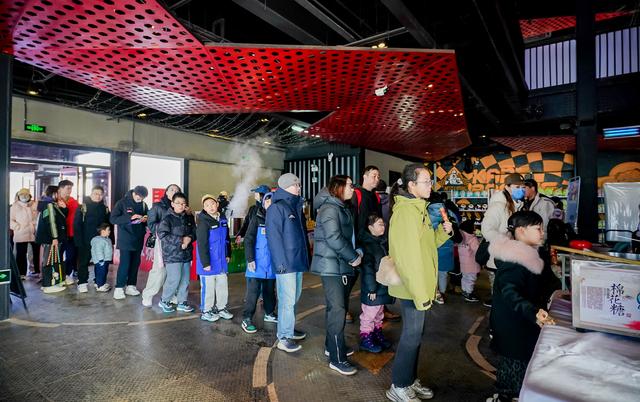 第十五届鸟巢欢乐冰雪季开幕 创新“双区”模式打造全民冬日狂欢