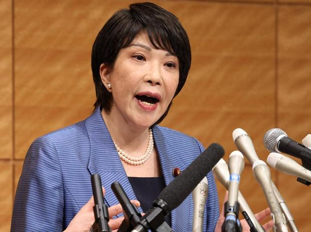 高市早苗逆风翻盘当选，中日关系站上悬崖边，反华首相注定干不久