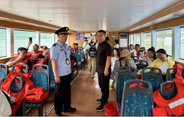 涉企执法 | 枣庄交通执法：筑牢水上安全防线 护航红荷节平安畅游