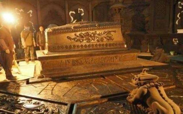 1928年，慈禧尸体被孙殿英的士兵侮辱后，尸体上为何长满白毛？