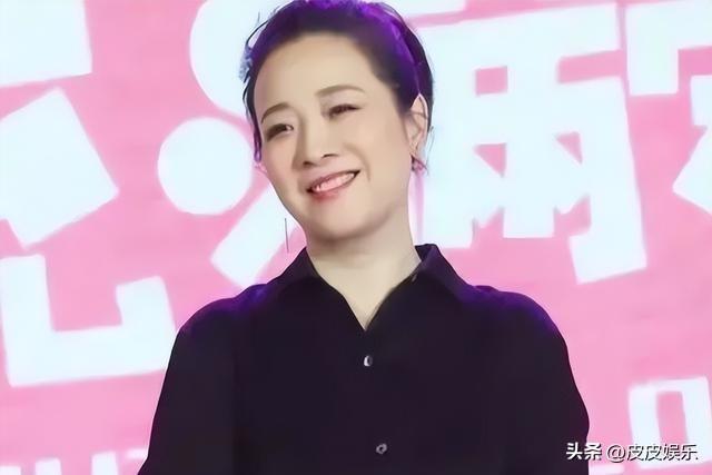 她是国家一级女演员，多次给坐轮椅丈夫戴绿帽，如今儿子也是演员