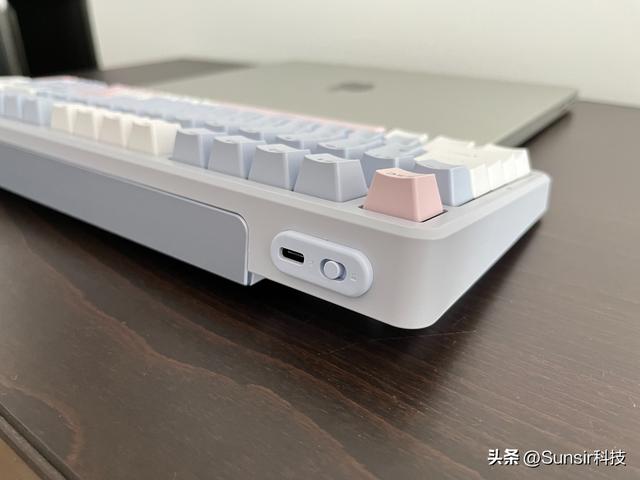 200多元入手客制化机械键盘，雷柏V700DIY-98机械键盘是真的香