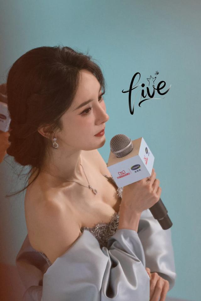 果然站得高，看到的景色比较美＃杨幂