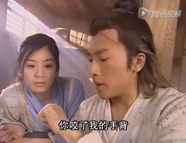 男友总爱挠痒痒打闹，我却觉得是真爱，打闹背后藏着啥亲密密码？