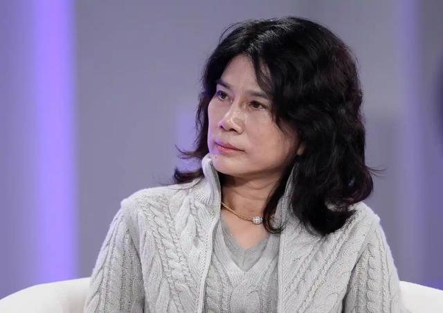 被停职审查、转移资产	、搞办公恋情，董明珠身上标签哪个是真的