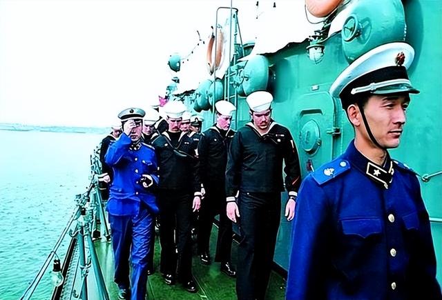 首次访华就不尊重我国？中国当场撤走仪仗队：摆正态度再来吧、