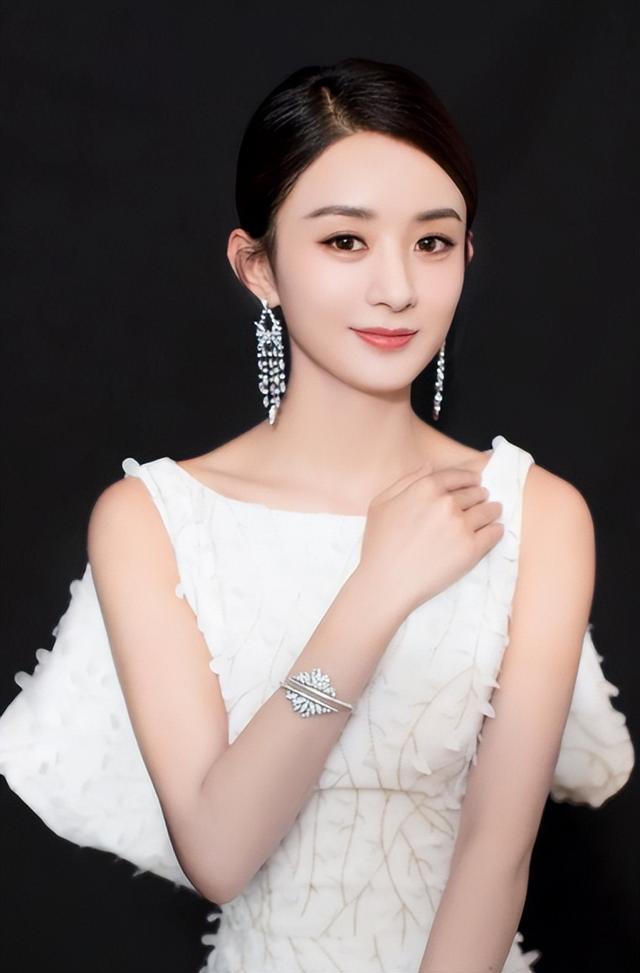 冯绍峰也没想到，被官媒高调官宣喜讯的赵丽颖，证实陈晓没说错