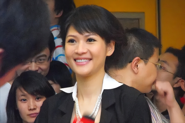 她私生活有多混乱？和冯小刚夜宿8小时，陈红老公为其花1000万？
