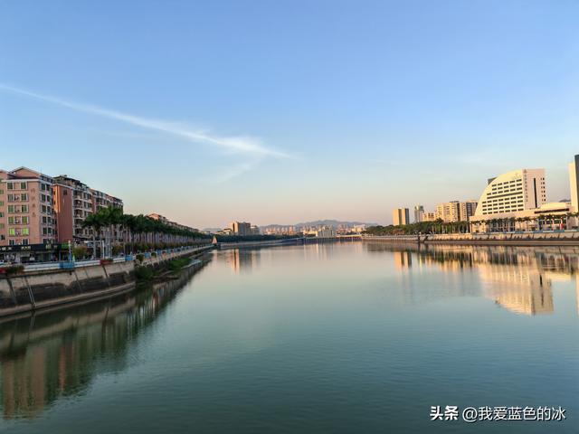 梅州这家酒店深夜粥到种类不少，做得真棒！