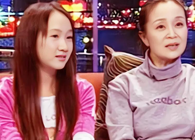 67岁刘莉莉定居日本，二婚嫁富商不再拍戏，晚年却为不婚女儿操心