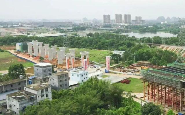 穿越溶洞群！亚洲同类型最大跨度斜拉桥成功合龙